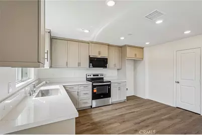 10635 Sea Venture Way, Victorville, CA 92392 - Photo 9