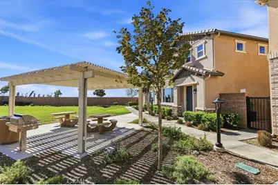 16183 Juno Way #6, Fontana, CA 92336 - Photo 5