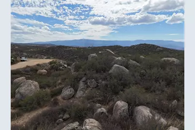 812 Rocky Valley Way, Aguanga, CA 92539 - Photo 25