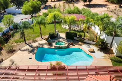 39555 Avenida Bonita, Murrieta, CA 92562 - Photo 57