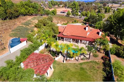39555 Avenida Bonita, Murrieta, CA 92562 - Photo 49