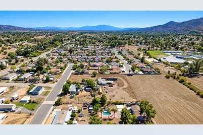 32550 Morelock Way, Wildomar, CA 92595 - Photo 11