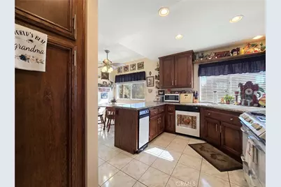 39800 Highbury, Murrieta, CA 92563 - Photo 13