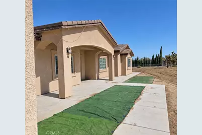 14070 Mission, Oak Hills, CA 92344 - Photo 3