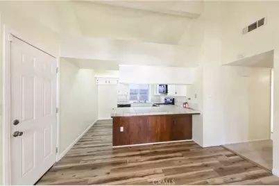 2712 Sunview, Bakersfield, CA 93306 - Photo 9