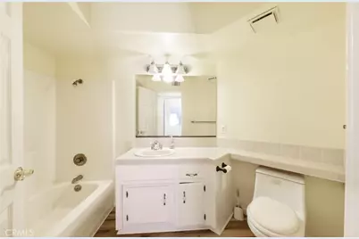 2712 Sunview, Bakersfield, CA 93306 - Photo 15
