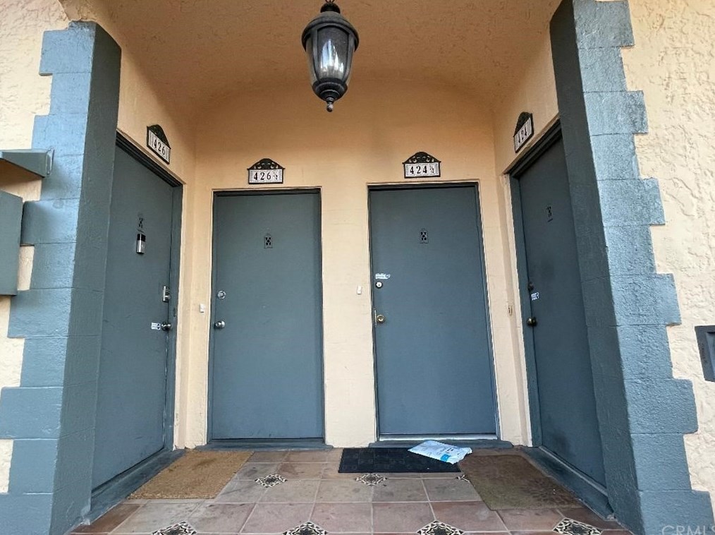 424 Gardner St, Los Angeles CA  90036-5731 exterior