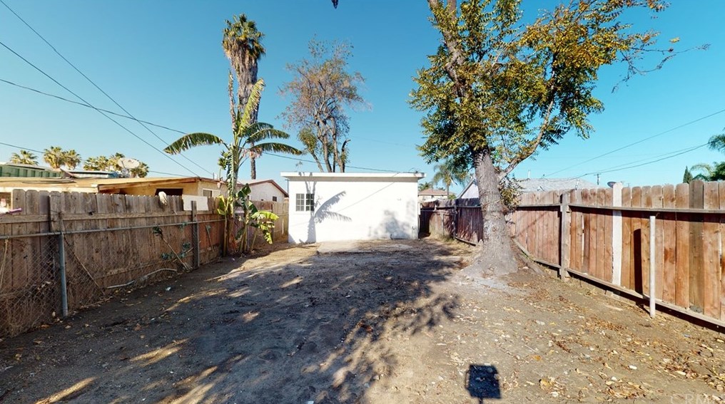 11824 167th St, Artesia CA  90701-1819 exterior