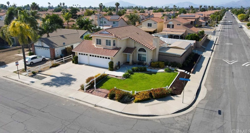 25212 Pebble Creek Way, Moreno Valley CA 92551-2589 exterior