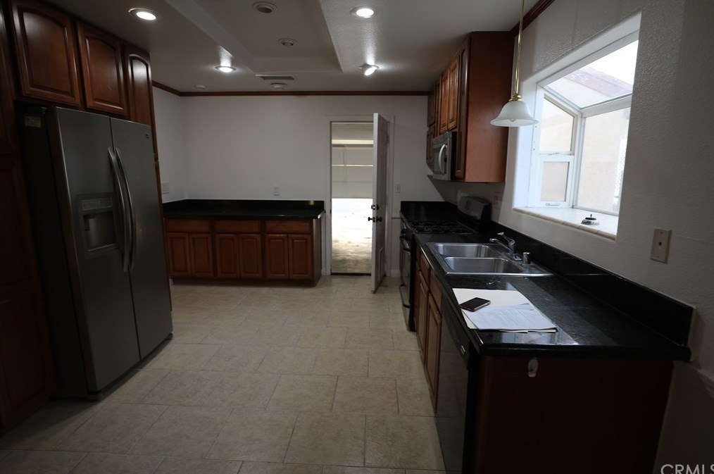 5995 Morongo Rd, Twntynine Plm CA  92277-2051 exterior