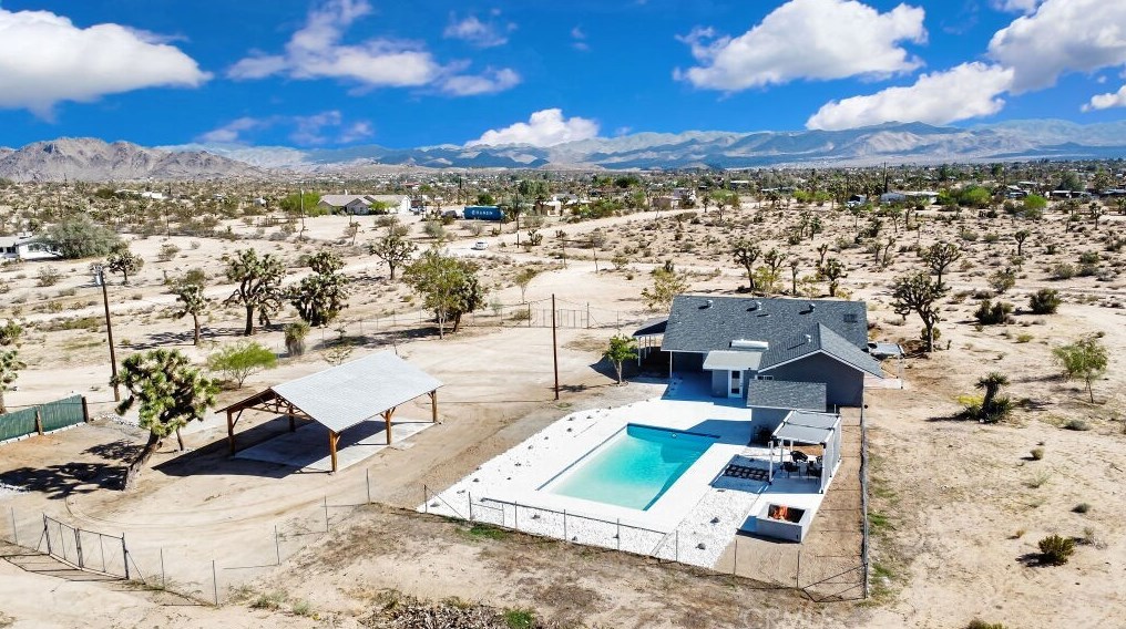 3634 El Dorado Ave, Yucca Valley CA  92284-9137 exterior