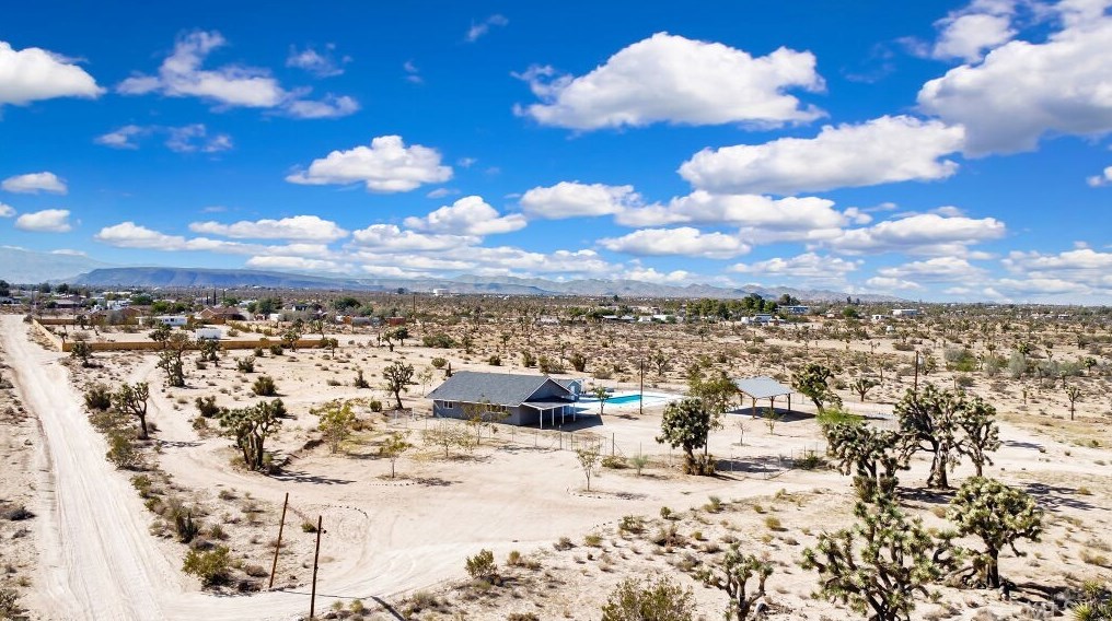 3634 El Dorado Ave, Yucca Valley CA  92284-9137 exterior