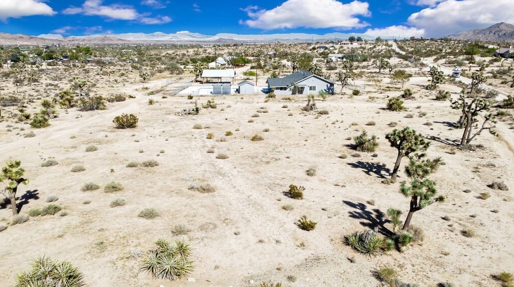 3634 El Dorado Ave, Yucca Valley CA  92284-9137 exterior