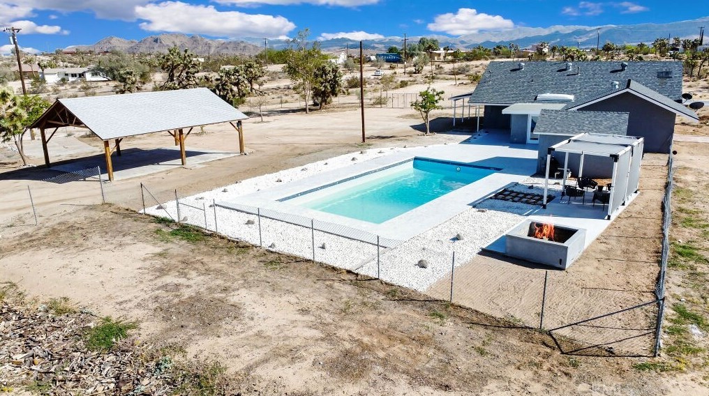 3634 El Dorado Ave, Yucca Valley CA  92284-9137 exterior