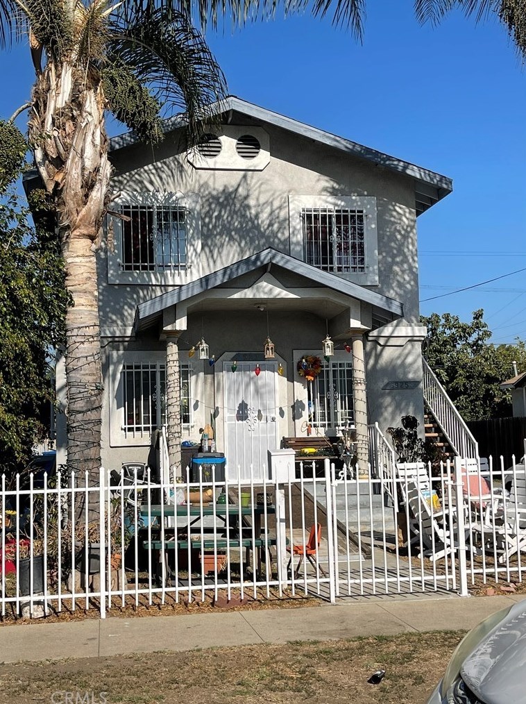 923 41st Pl, Los Angeles CA  90011-3101 exterior