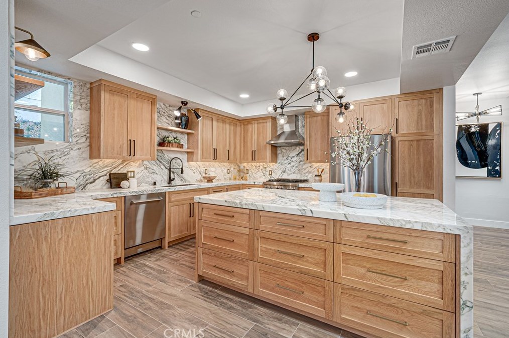 11628 Chenault St, Los Angeles CA  90049-4522 exterior