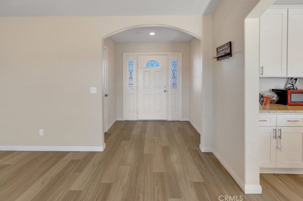 16515 Las Palmas St, Hesperia CA  92345-2114 exterior