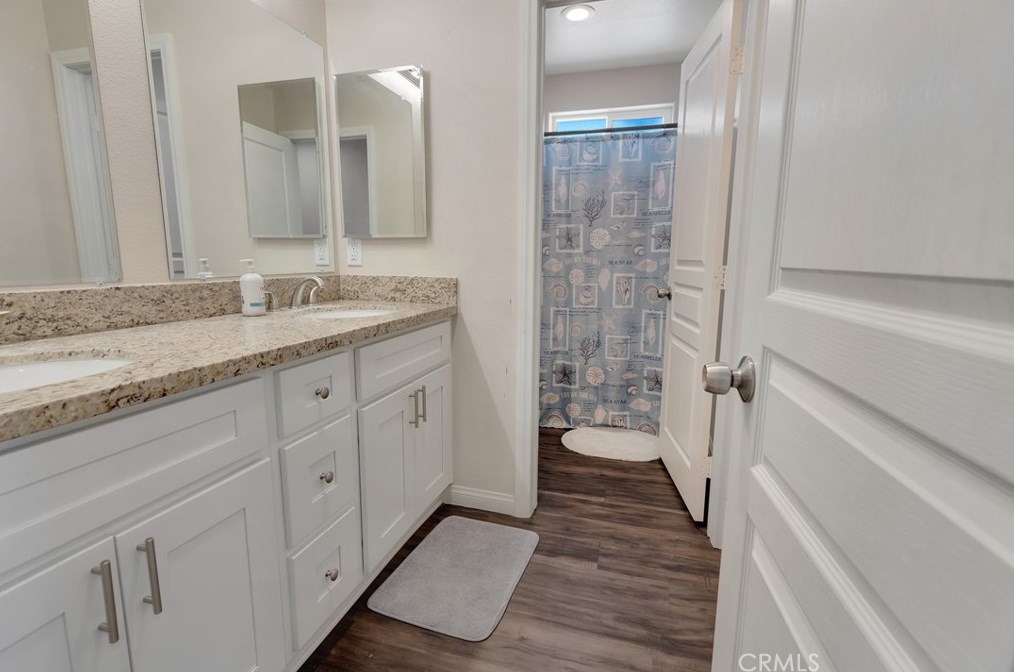 16515 Las Palmas St, Hesperia CA  92345-2114 exterior