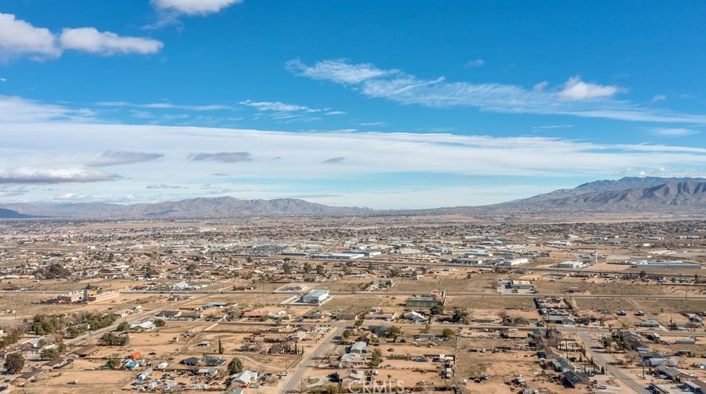 16515 Las Palmas St, Hesperia CA  92345-2114 exterior