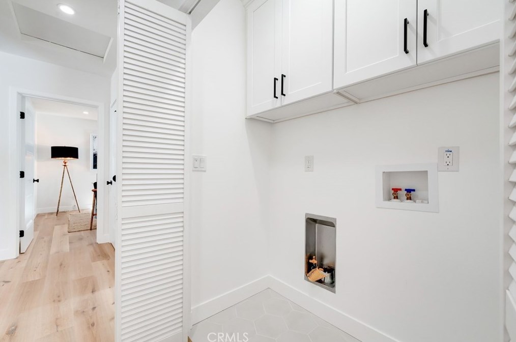 1172 Masselin Ave, Los Angeles CA  90019-2537 exterior