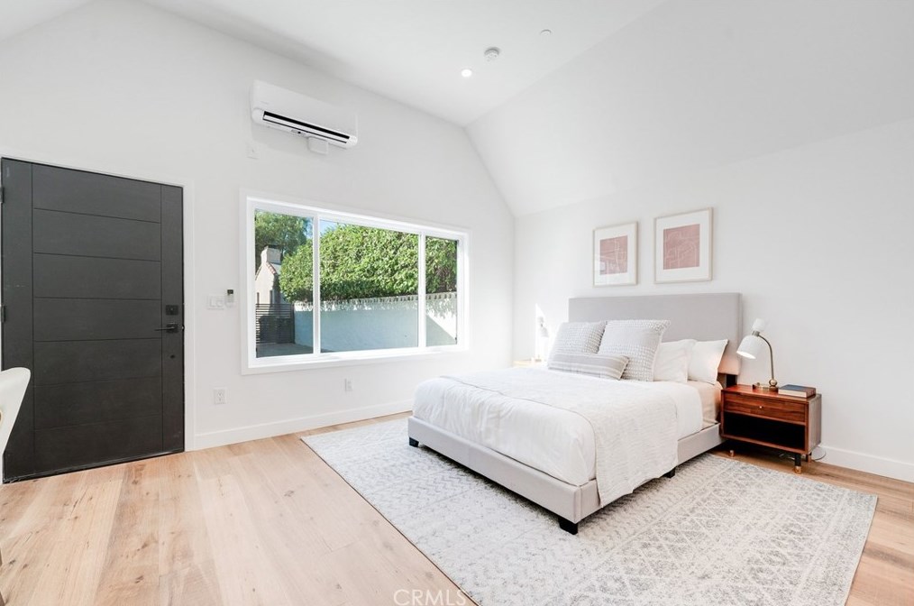 1172 Masselin Ave, Los Angeles CA  90019-2537 exterior