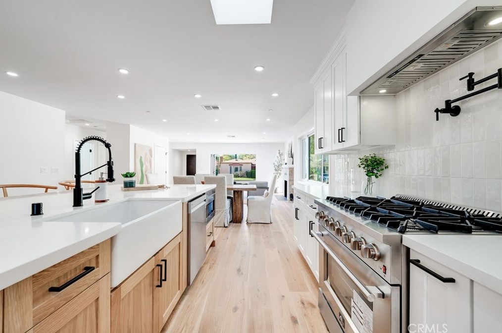 1172 Masselin Ave, Los Angeles CA  90019-2537 exterior