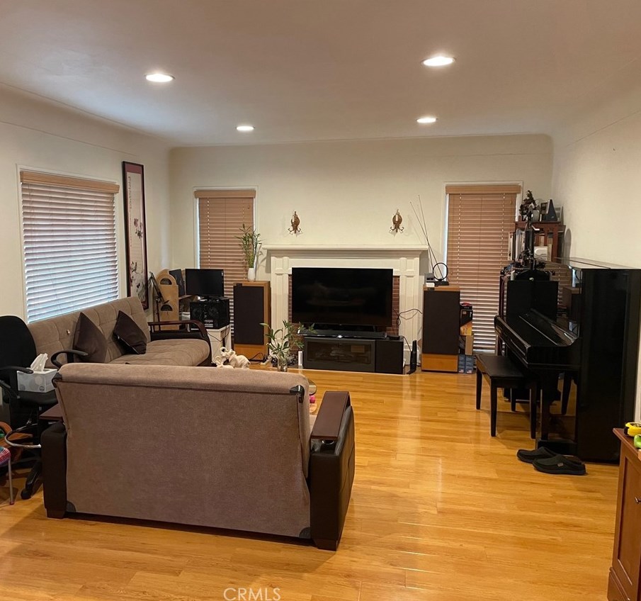 1715 3 St, Alhambra CA  91801-7202 exterior