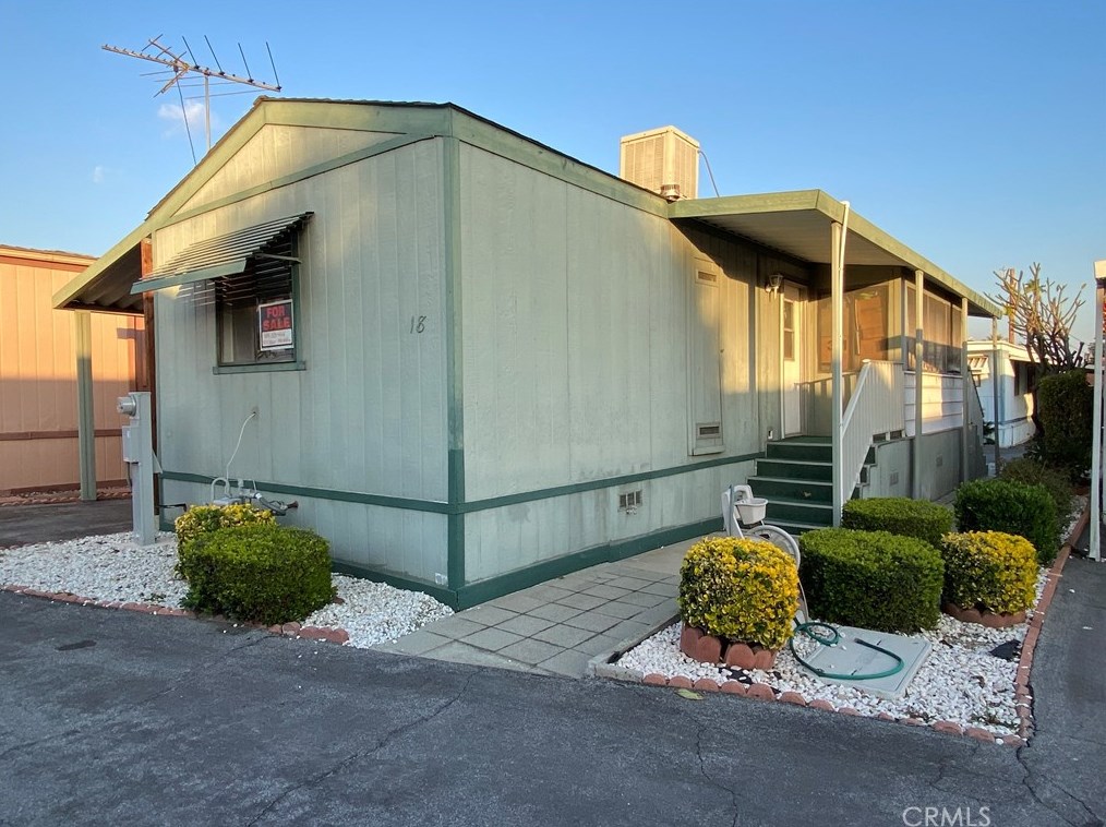 1020 Mountain Ave, Monrovia CA  91016-3656 exterior