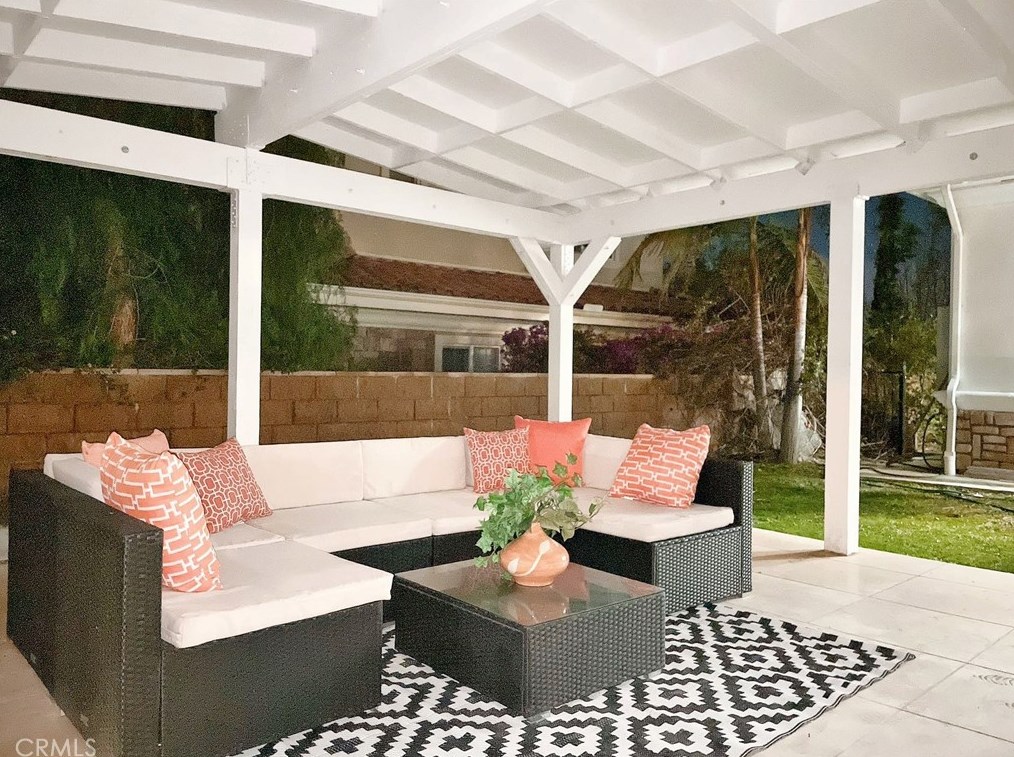 568 Avenida Esplendor, Walnut CA  91789-2684 exterior