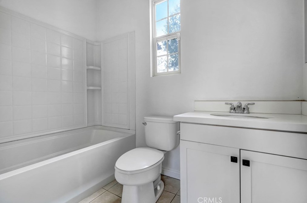 3027 Hampton Way, Ontario CA  91761-2631 exterior