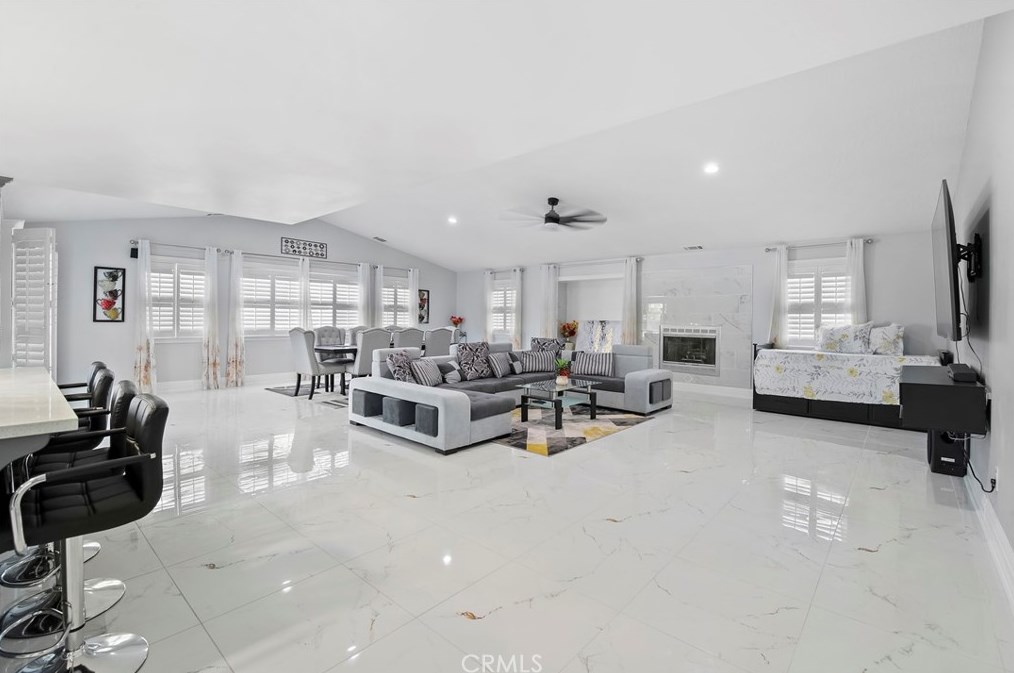 12909 Casco Rd, Apple Valley CA  92308-6265 exterior