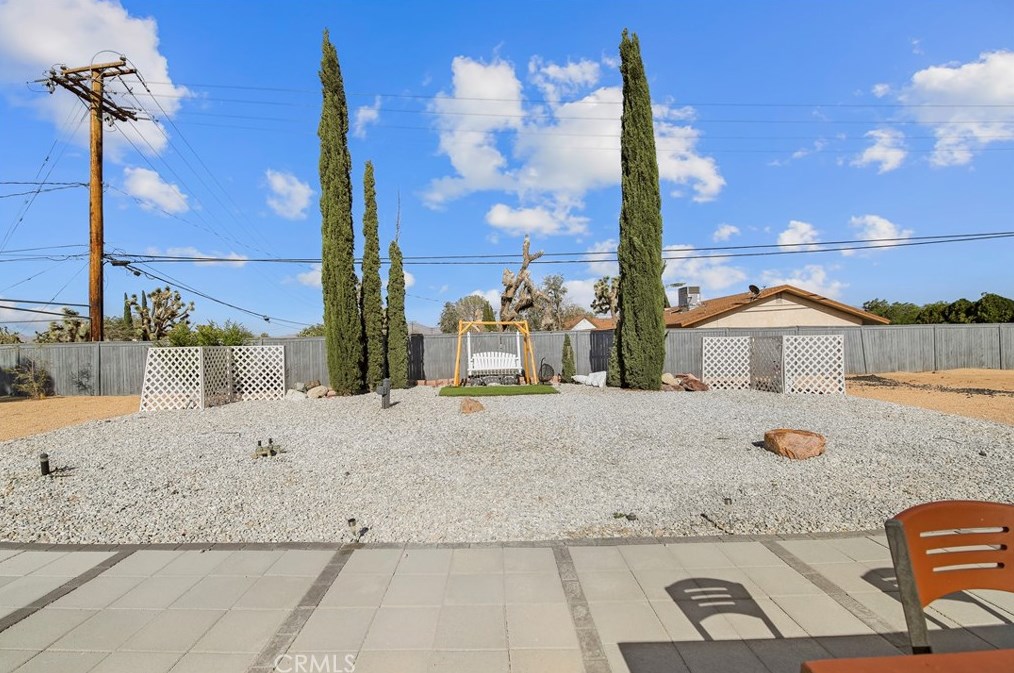 12909 Casco Rd, Apple Valley CA  92308-6265 exterior