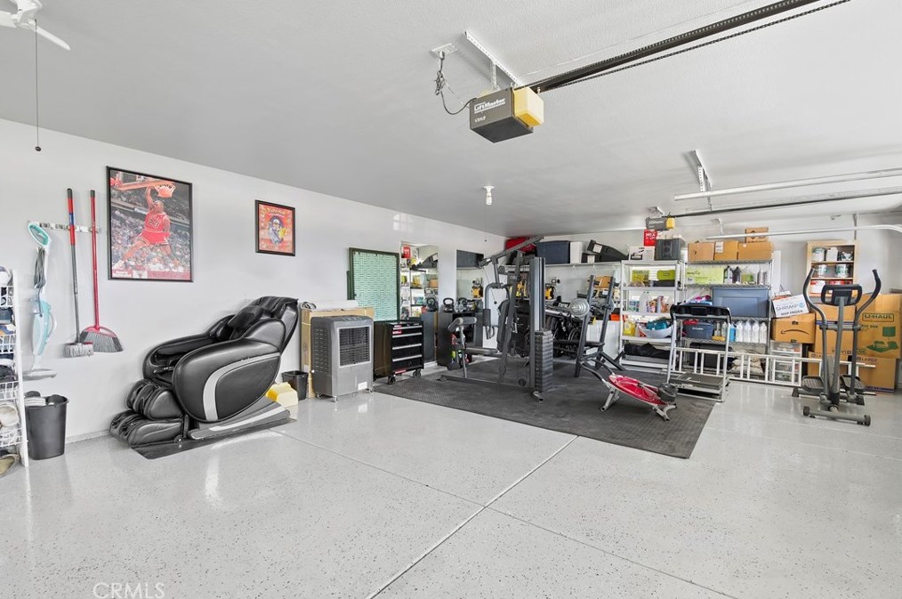 12909 Casco Rd, Apple Valley CA  92308-6265 exterior