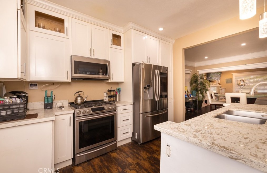 659 60th St, Los Angeles CA  90001-1011 exterior