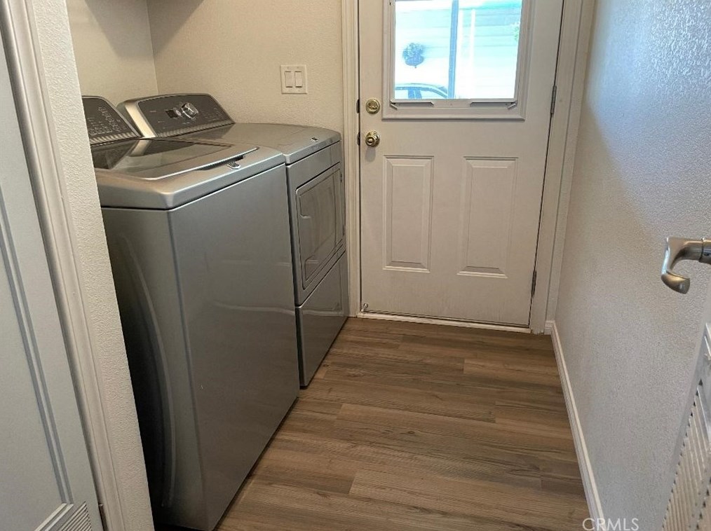 879 Palm Ave, Hemet CA  92543-6964 exterior