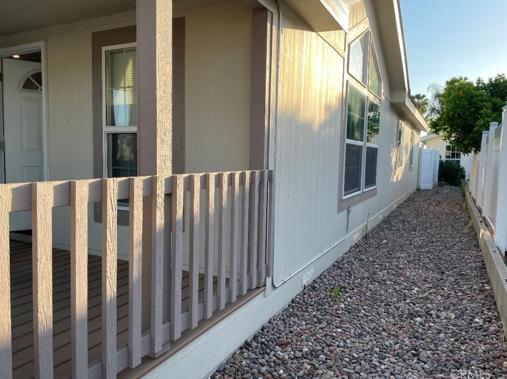 879 Palm Ave, Hemet CA  92543-6964 exterior