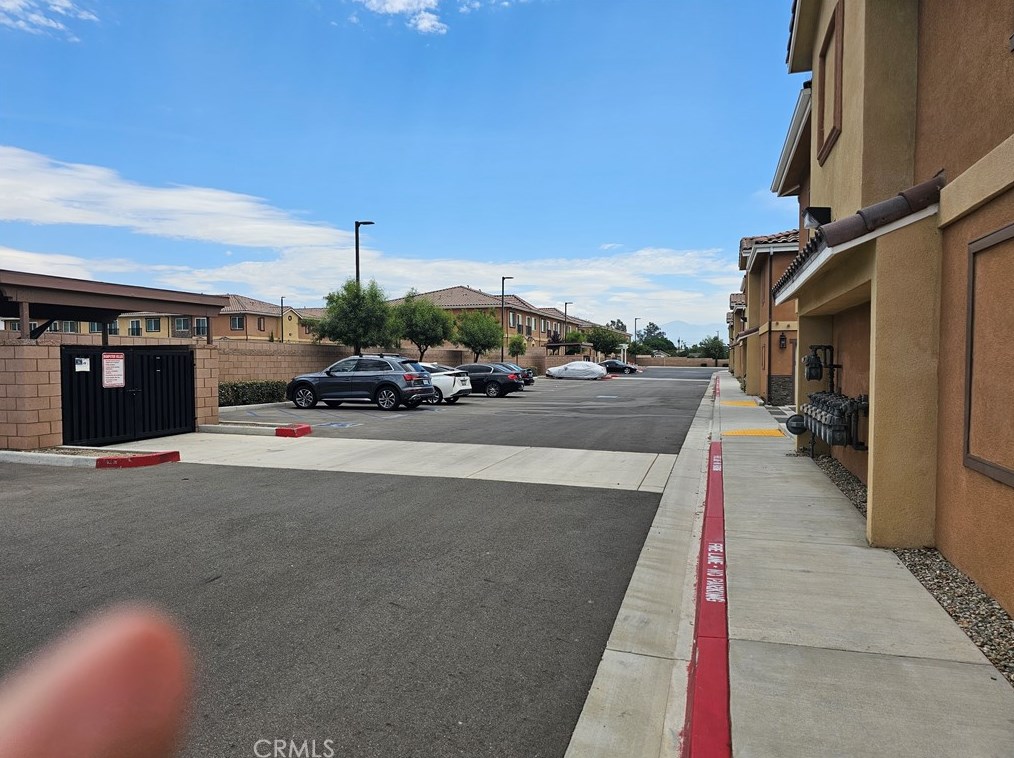 16408 Valencia Ave, Fontana CA  92335-7783 exterior