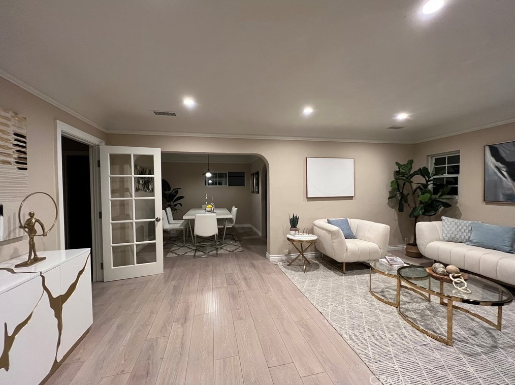 329 Stanton St, Pasadena CA  91103-1458 exterior