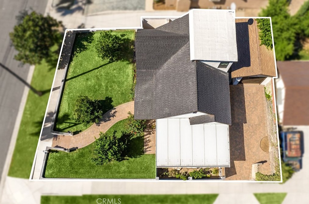 329 Stanton St, Pasadena CA  91103-1458 exterior