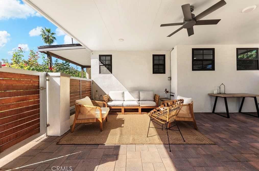 329 Stanton St, Pasadena CA  91103-1458 exterior