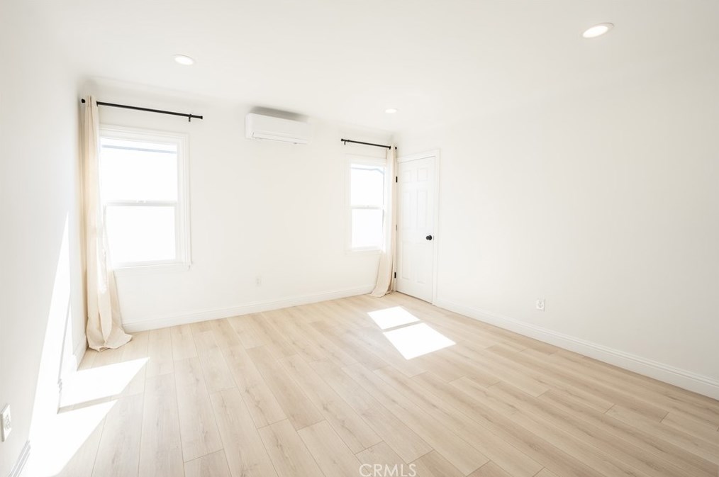 1558 105 St, Los Angeles CA  90003-4726 exterior