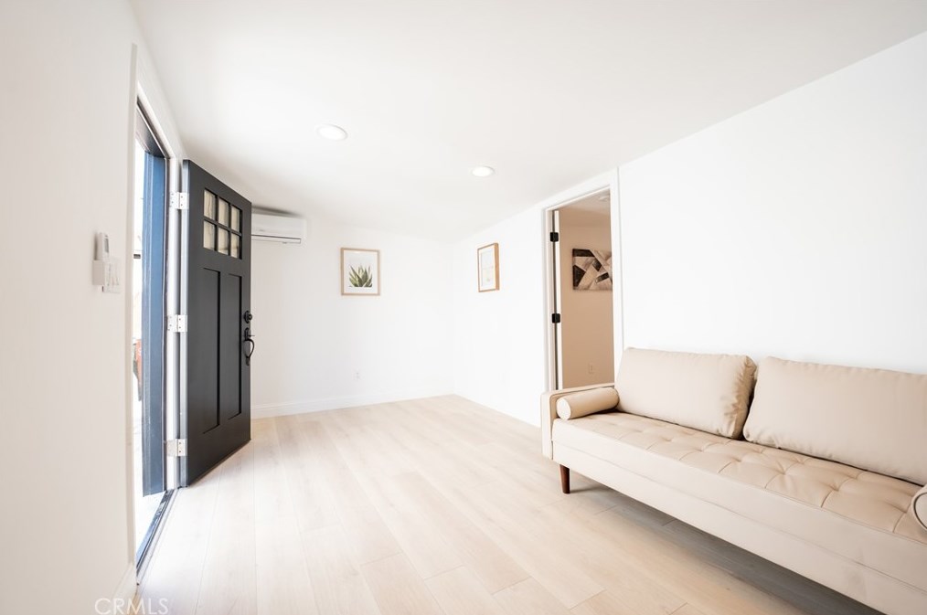 1558 105 St, Los Angeles CA  90003-4726 exterior