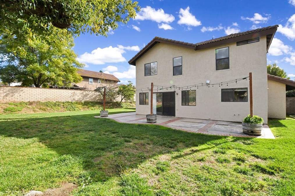 1325 Shakespeare Dr, Riverside CA  92506-5378 exterior