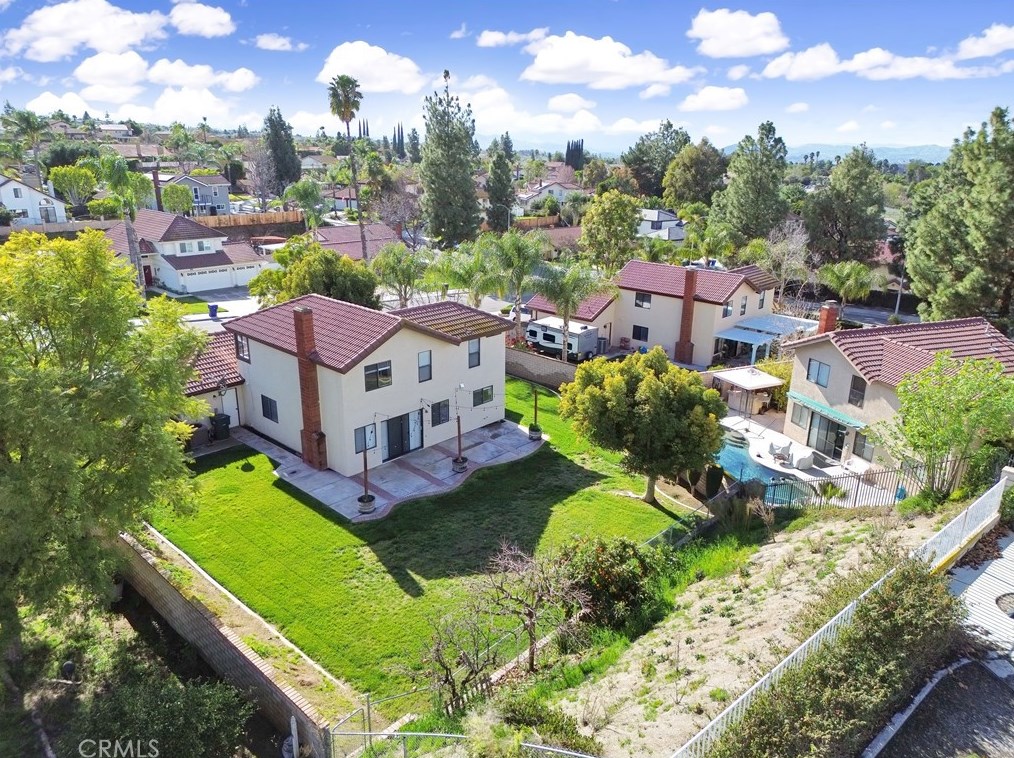 1325 Shakespeare Dr, Riverside CA  92506-5378 exterior