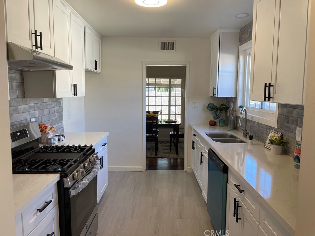 16213 Jersey Ave, Norwalk CA  90650-7030 exterior