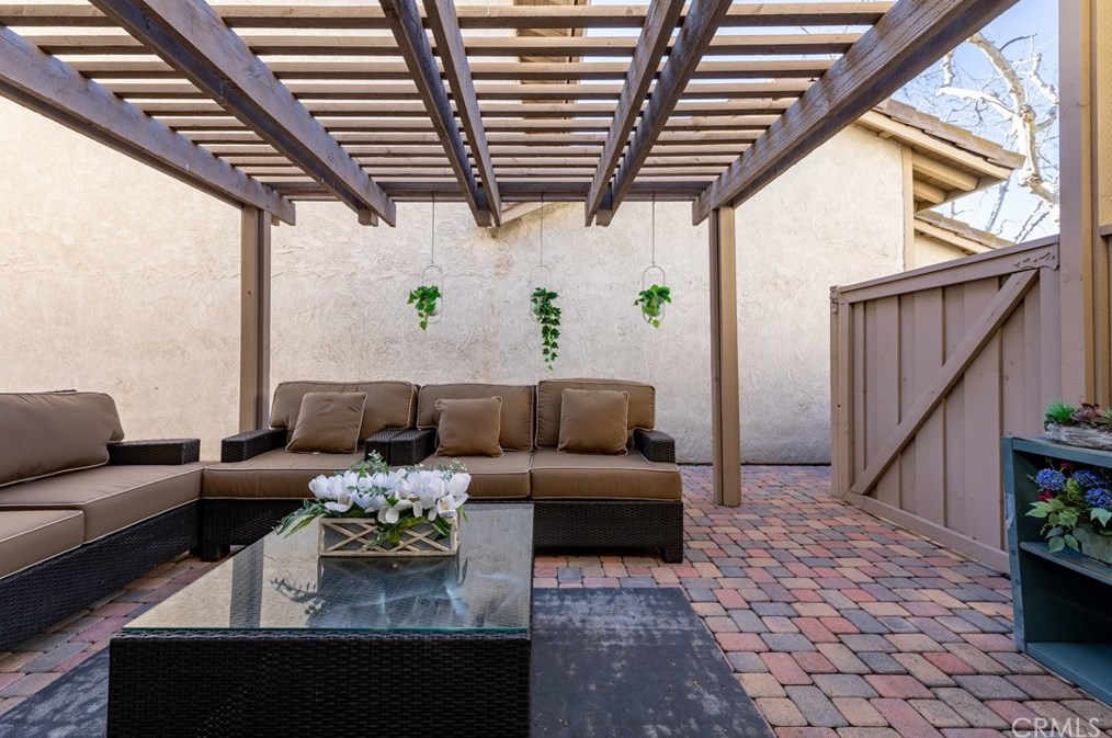 116 Tangerine, Irvine CA  92618-4579 exterior