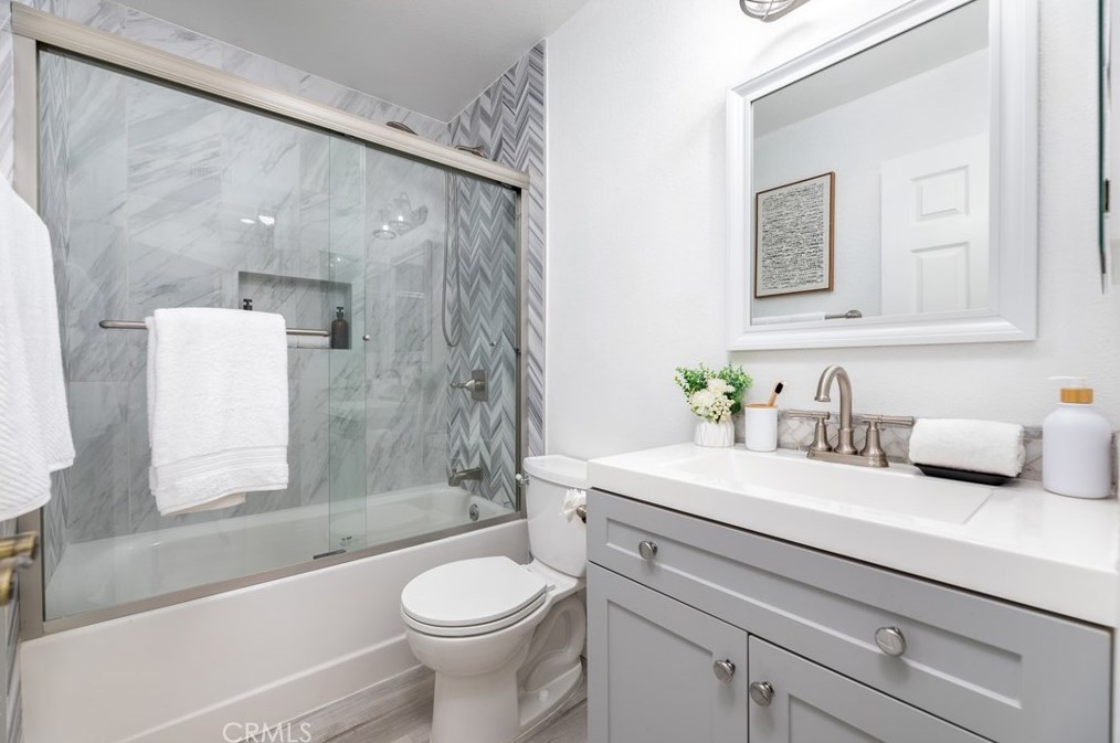 116 Tangerine, Irvine CA  92618-4579 exterior