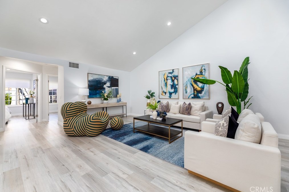 116 Tangerine, Irvine CA  92618-4579 exterior