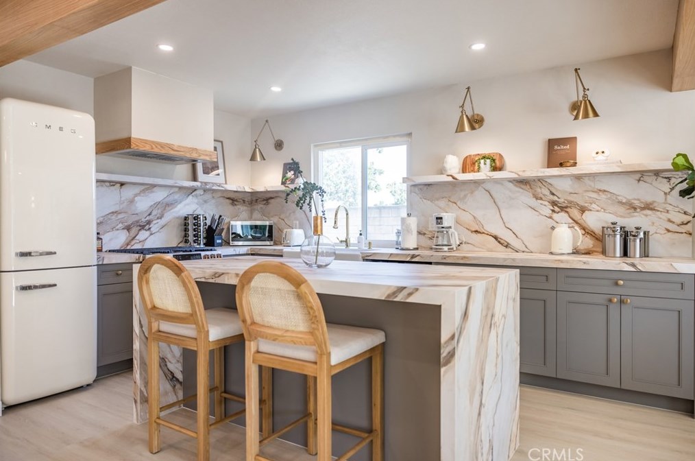 2021 Calle Candela, Fullerton CA  92833-1540 exterior