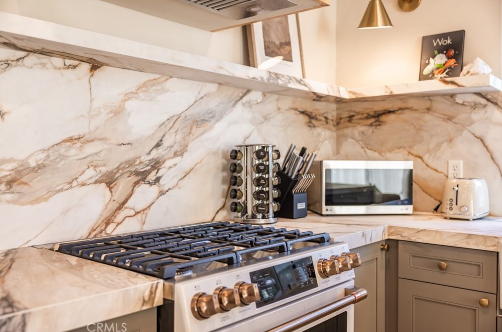 2021 Calle Candela, Fullerton CA  92833-1540 exterior